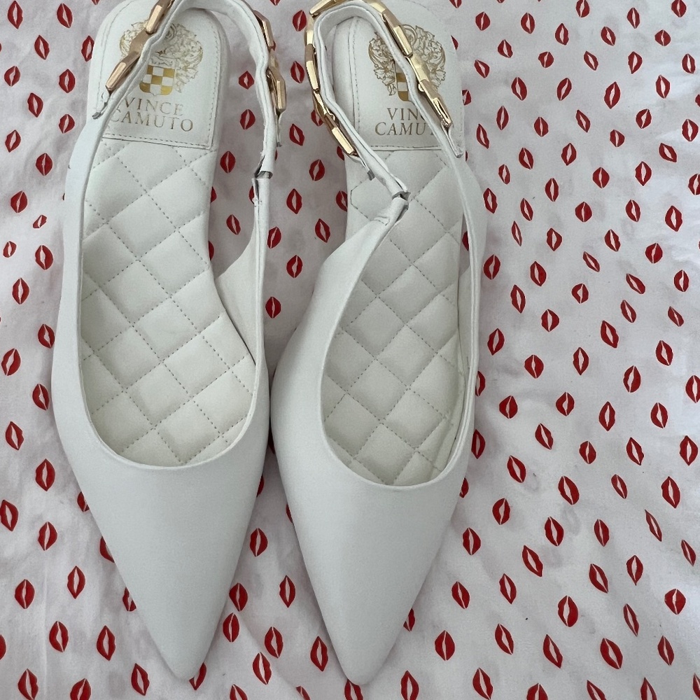 Vince Camaro white with gold chain low heels